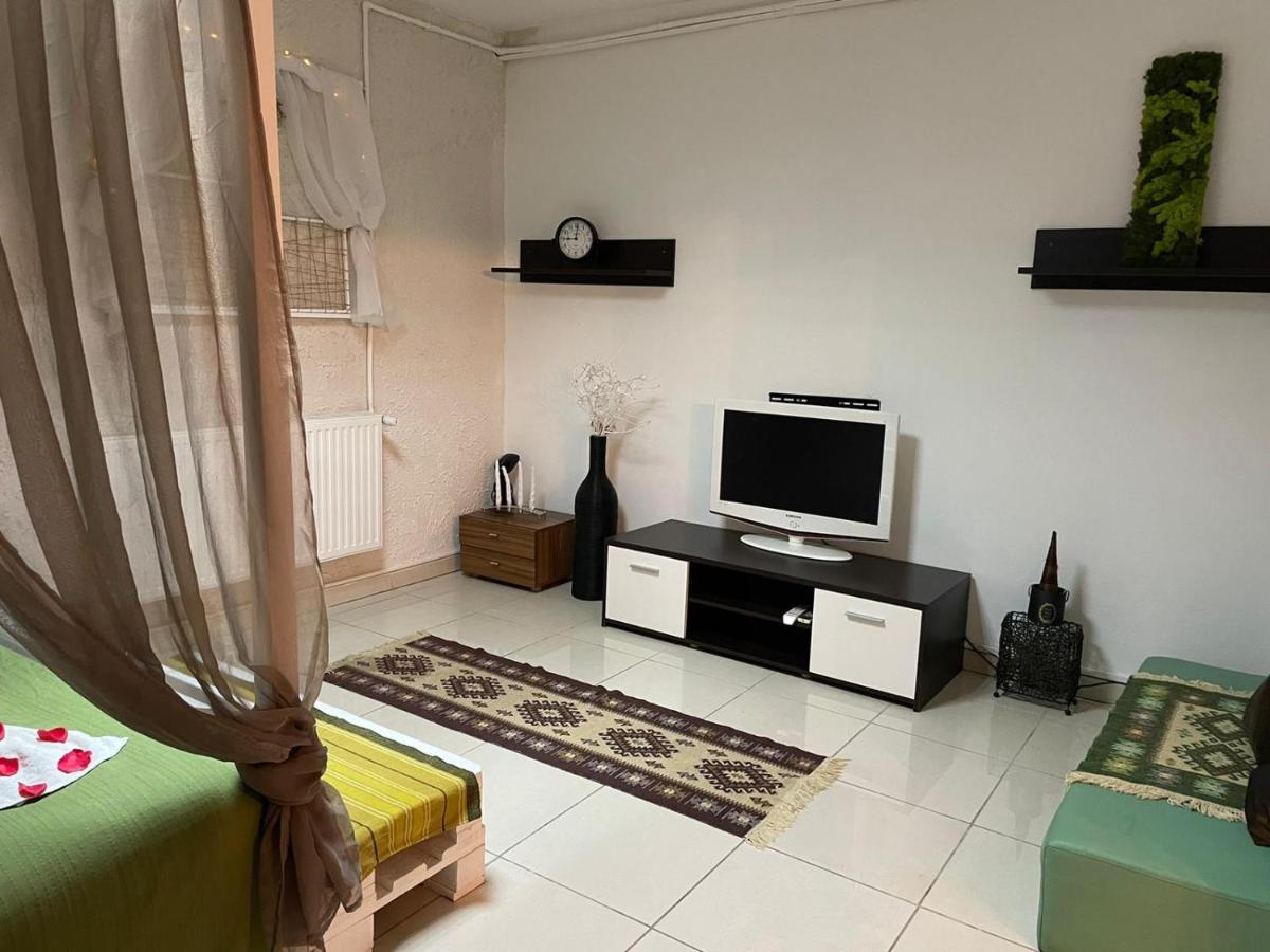 Aqua Apartman Satu Mare Exterior photo