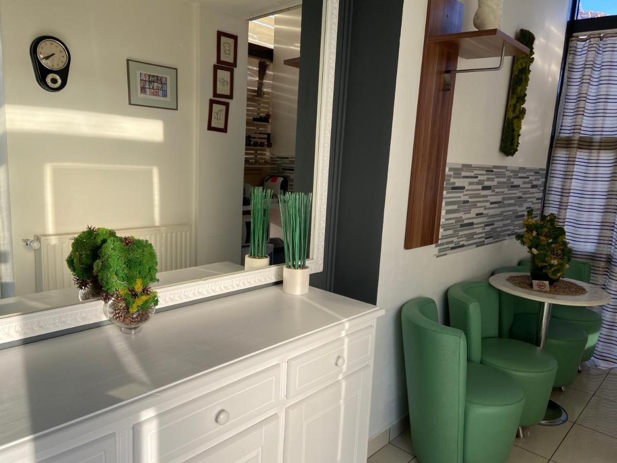Aqua Apartman Satu Mare Exterior photo